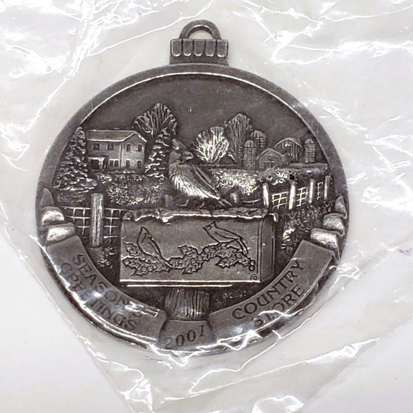 2001 2000 Country Store Pewter Christmas Ornament Cardinal Ice Medallion Lot x2 - Picture 3 of 5
